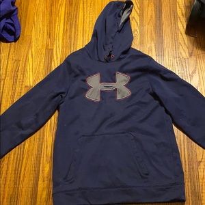 I’m selling a women’s under Armour hoodie.